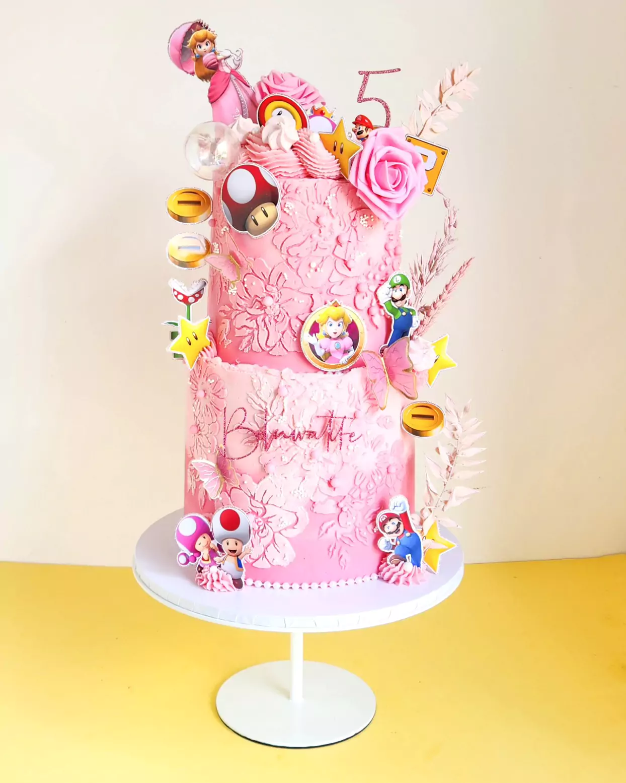 Kids’ character cake